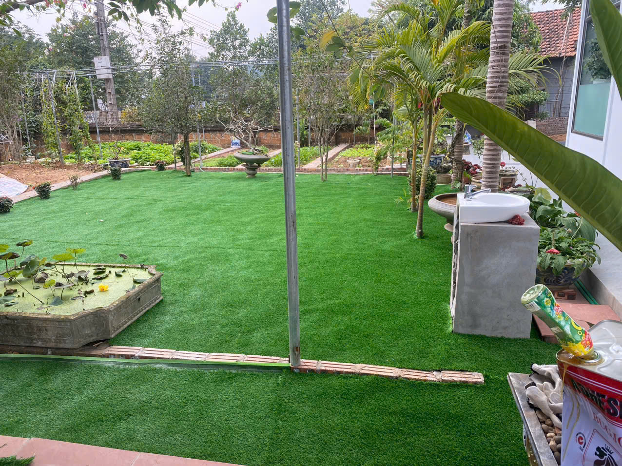 Thi Công Cỏ Nhân Tạo Sân Vườn Cho Anh Quang Hà Nội